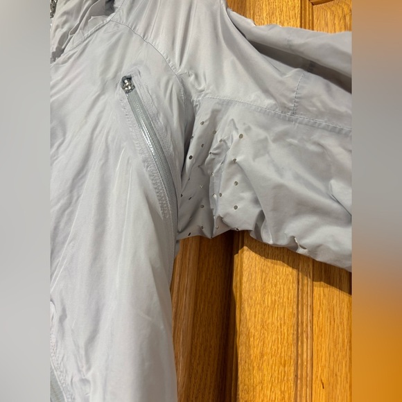 Lululemon Make it Rain Gray Women's Jacket Size 4 - Picture 3 of 10